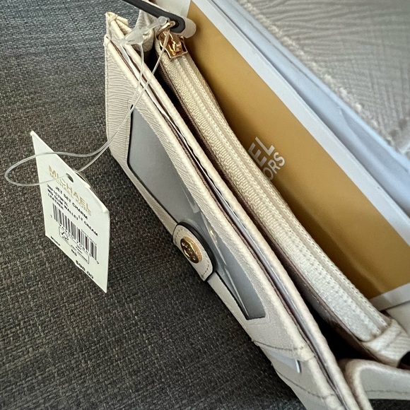 NEW MICHAEL KORS LEATHER CHARM MEDIUM SLIM WALLET - Picture 8 of 11